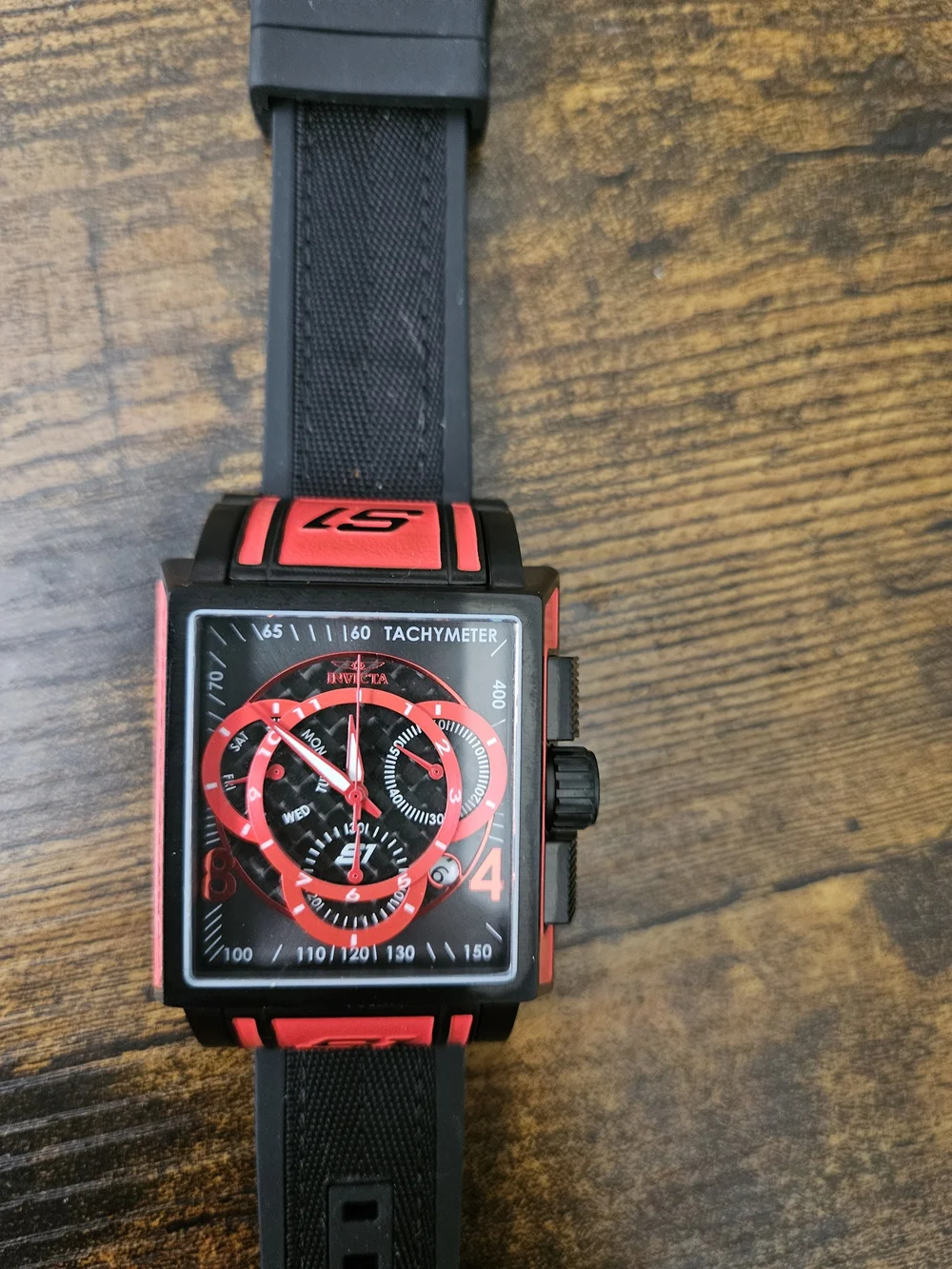 Invictica Sport Square Chronograph Watch - Black & Red